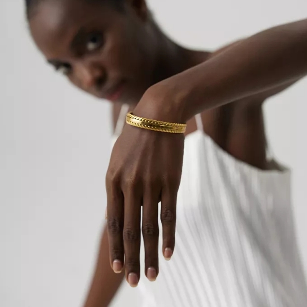 Elegant Woman Bracelet